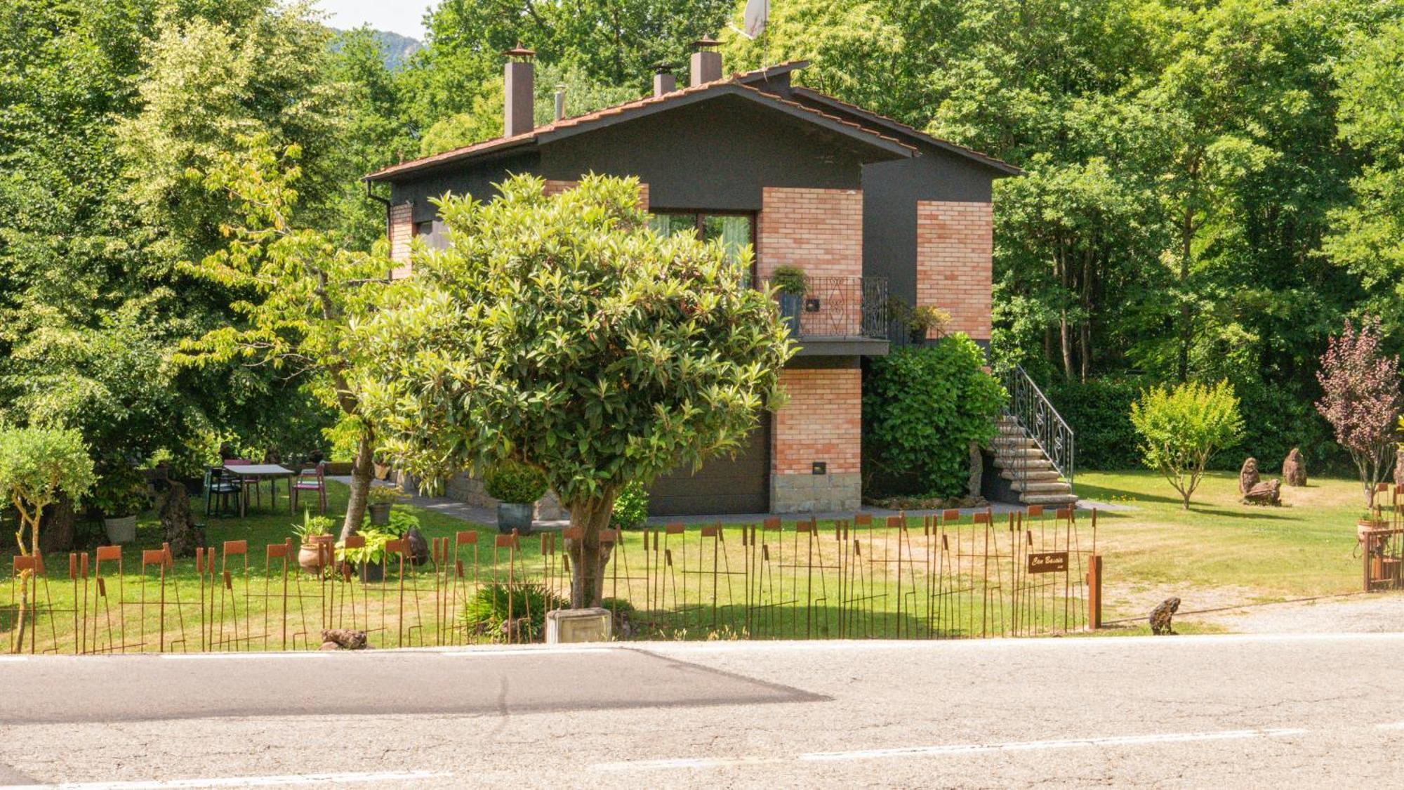 Can Baseia - amb jardí i accés privat a La Fageda Santa Pau Exterior foto