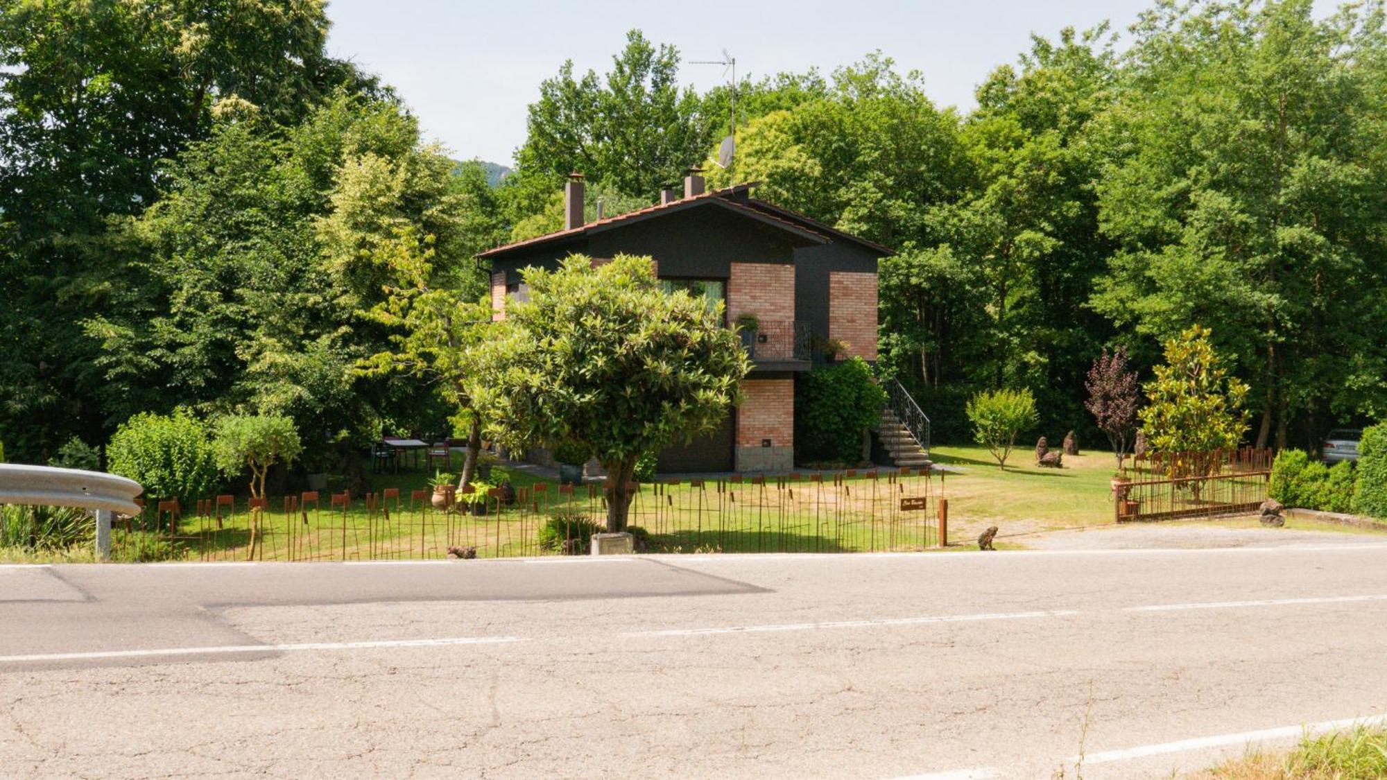 Can Baseia - amb jardí i accés privat a La Fageda Santa Pau Exterior foto